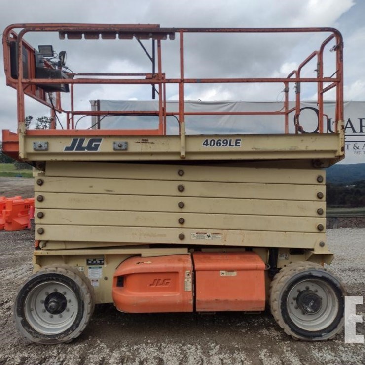 2010 JLG 4069LE