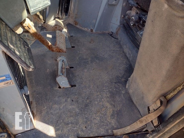 2004-caterpillar-d6r-xl-image-15
