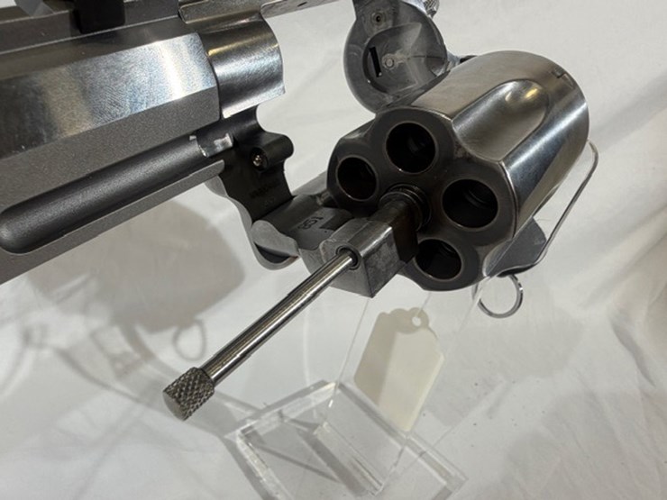 #15-•-smith-&-wesson-460-revolver-image-35