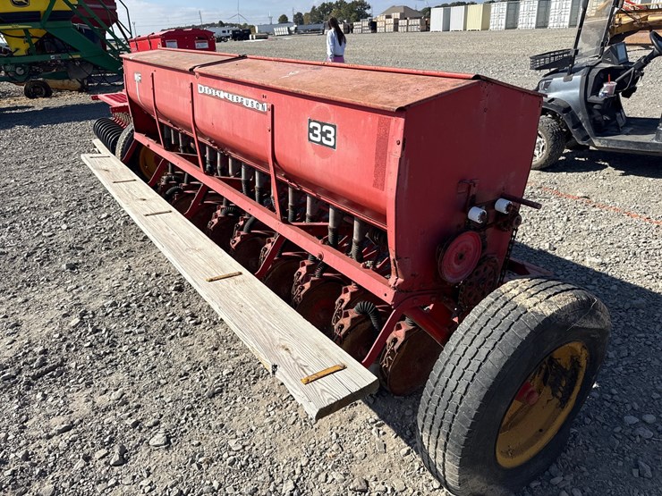 massey-ferguson-33-image-3