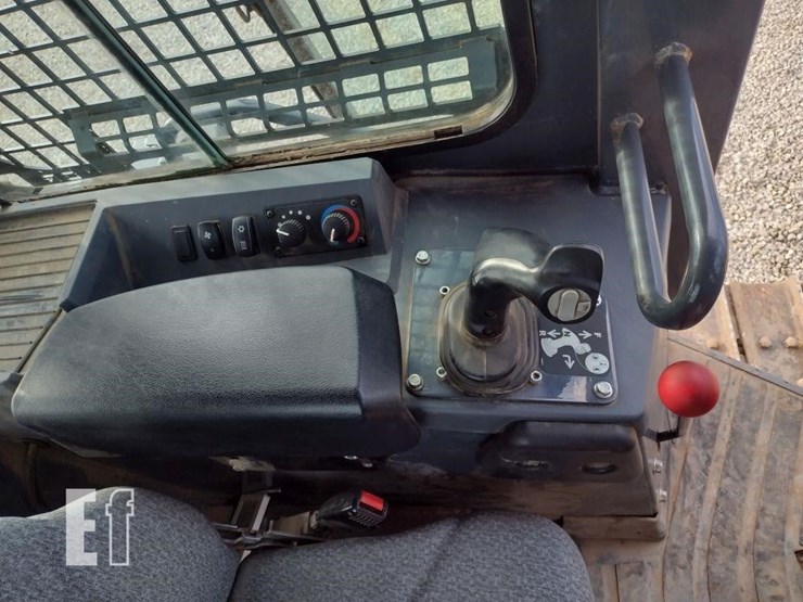 deere-650k-xlt-image-10