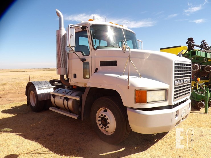 2003-mack-ch600-image-7