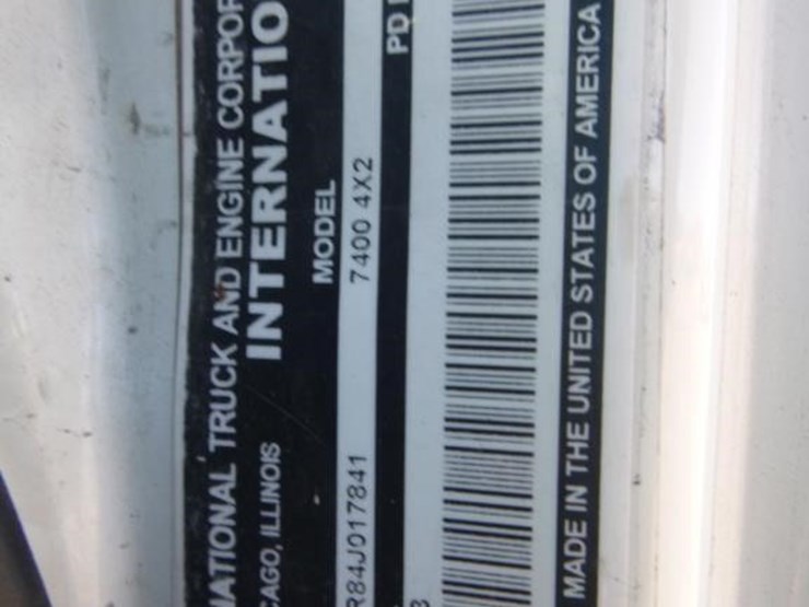 2004-international-7400-image-40