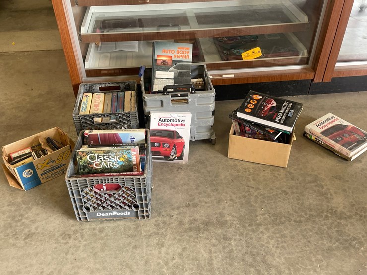 #1061-•-car,-textbooks,-shop-manuals-(on-site-in-las-cruces,-nm)-image-26