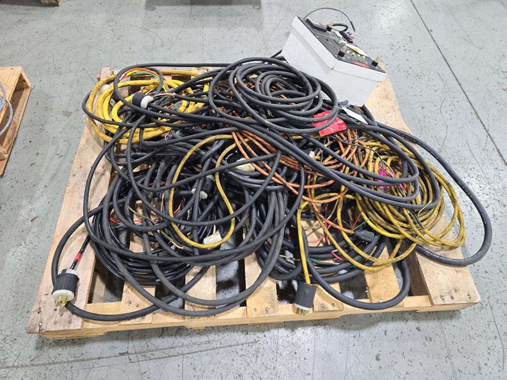 pallet-of-several-extension-cords-and-220-cords,-partial-ends,-of-copper-wire-image-3