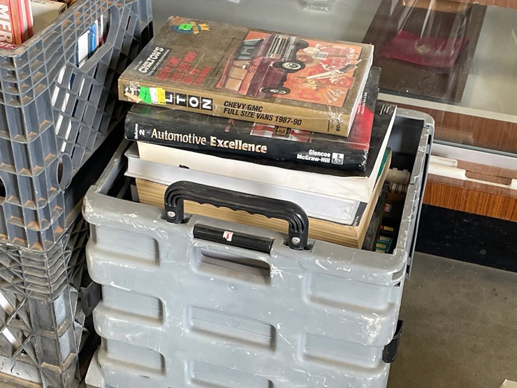 #1061-•-car,-textbooks,-shop-manuals-(on-site-in-las-cruces,-nm)-image-5
