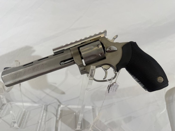 #20-•-taurus-tracker-revolver-image-3