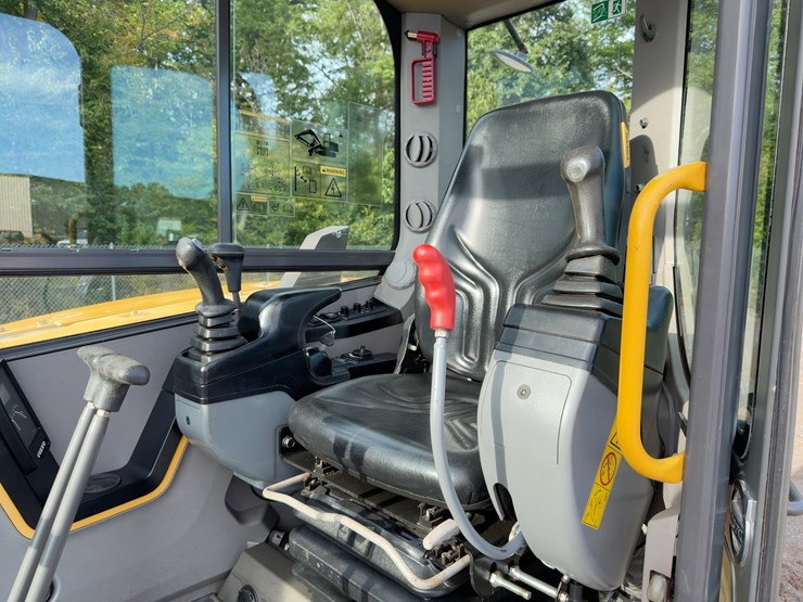 2013-volvo-ecr58d-image-27