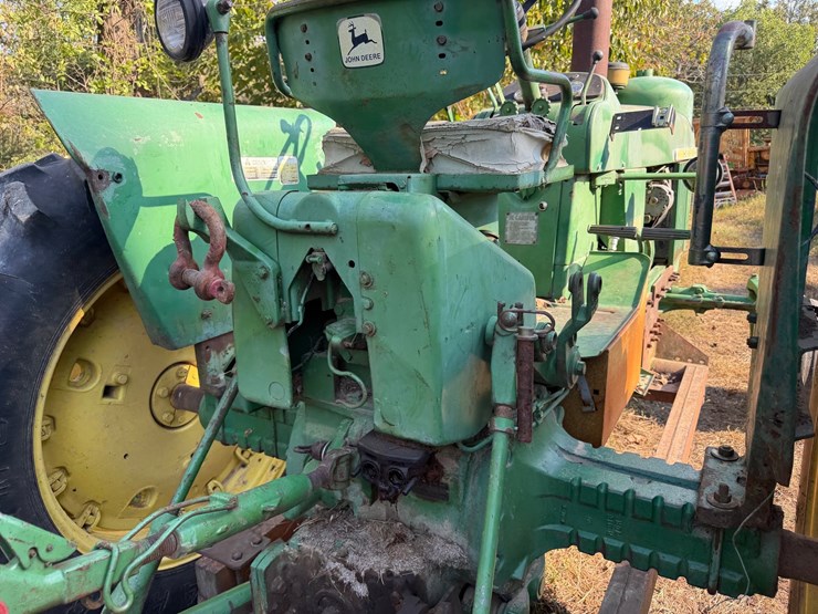 john-deere-4010-image-18