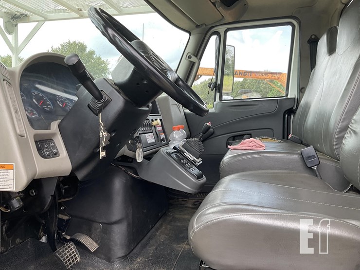 2013-international-durastar-4300-image-4