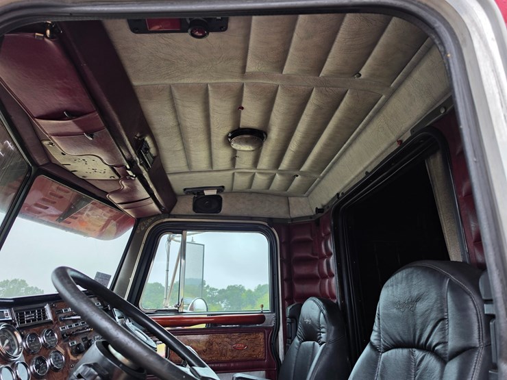 1996-peterbilt-379-image-53