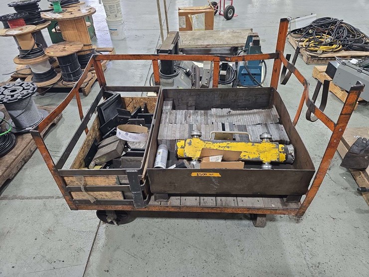 hd-roll-around-cart-with-hd-trolly-ram-and-accessories,-and-lot-of-hd-steel-plates-image-4
