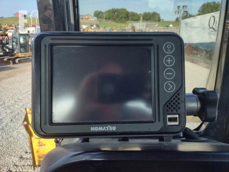 komatsu-d51pxi-24-image-8