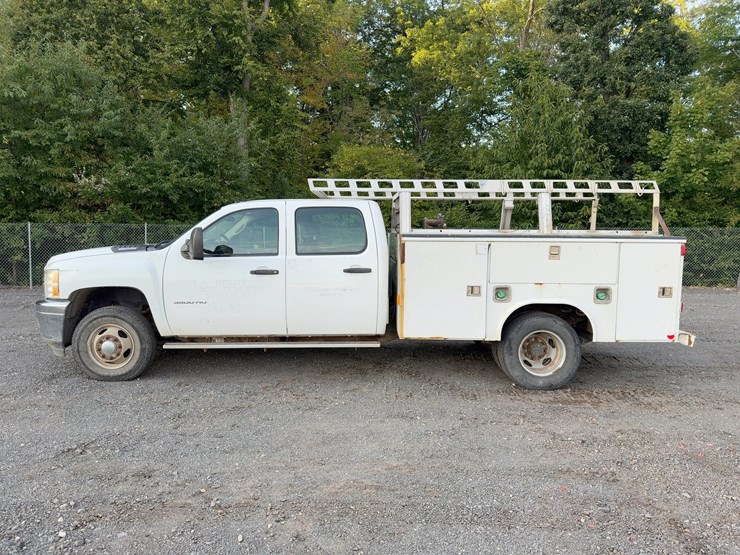 2013-chevrolet-3500hd-image-2