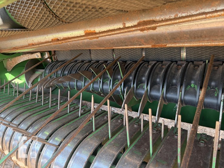 2019-john-deere-560m-image-12