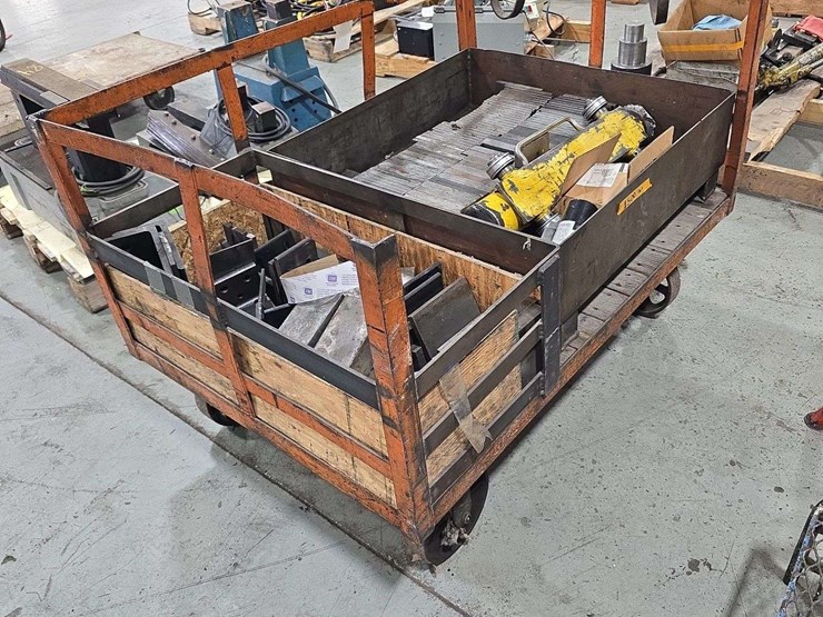 hd-roll-around-cart-with-hd-trolly-ram-and-accessories,-and-lot-of-hd-steel-plates-image-5