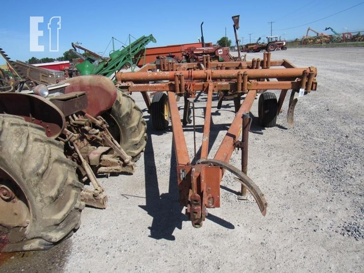 massey-ferguson-129-image-4