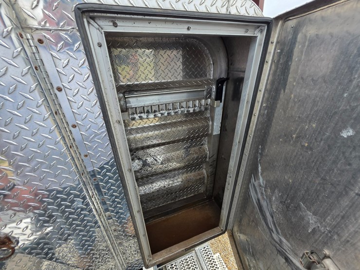 2018-peterbilt-389-image-90