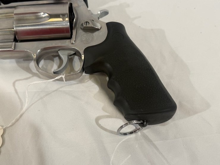#15-•-smith-&-wesson-460-revolver-image-48