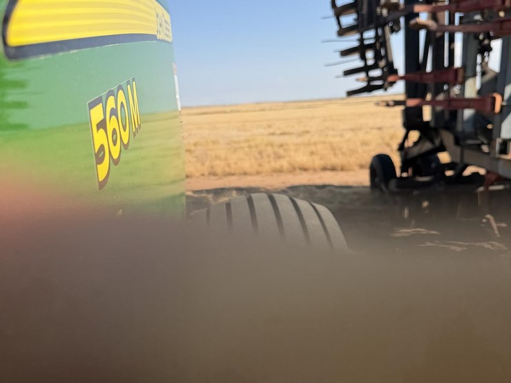 2019-john-deere-560m-image-16