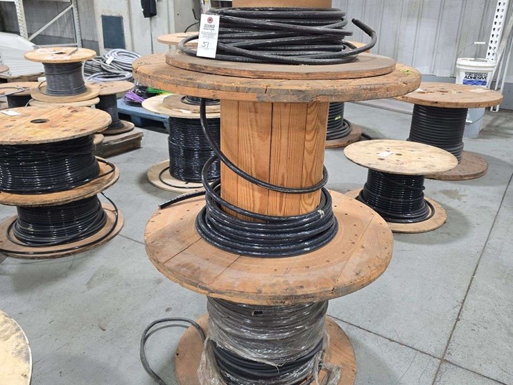essex-2/0-awg-wire,-type-t90-nylon-or-twn75(gas-and-oil-res.,-and-roll-of-copper-wire-image-1