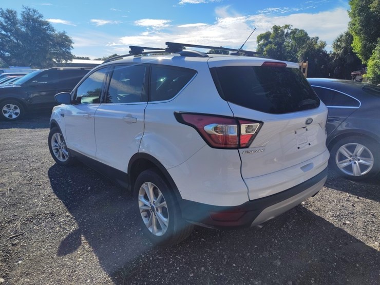 2017-ford-escape-image-3