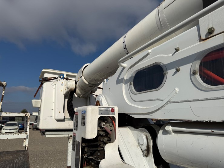 2013-international-durastar-4300-image-61