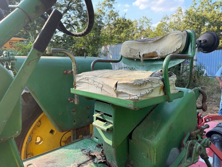 john-deere-4010-image-41