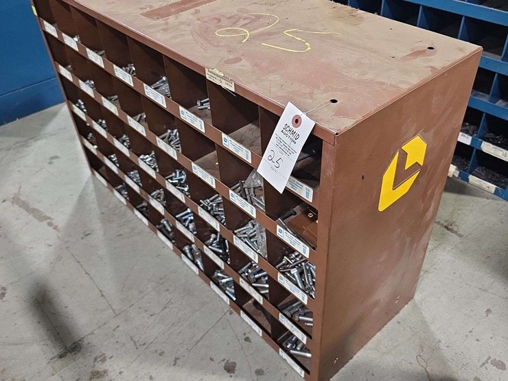 hd-5x-8-organizer-with-bolts,-nuts,-hardware,-cap-screws-image-3