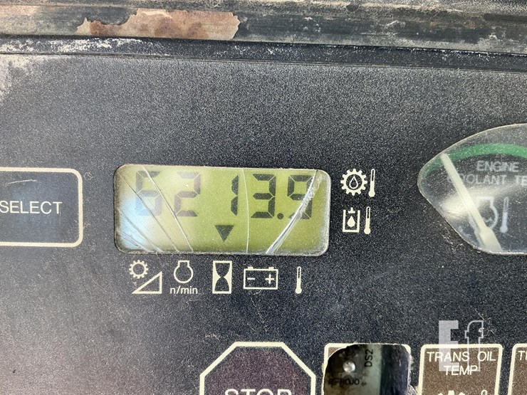 2005-deere-700h-lgp-image-17