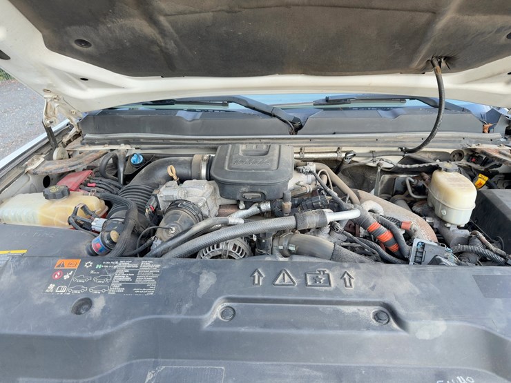 2013-chevrolet-3500hd-image-12