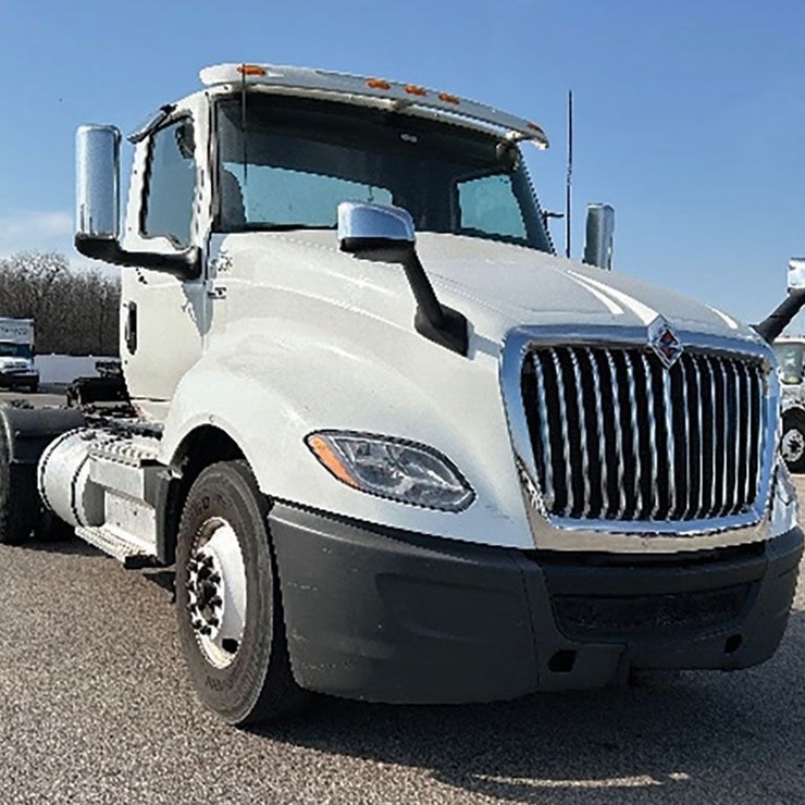 2019 INTERNATIONAL LT