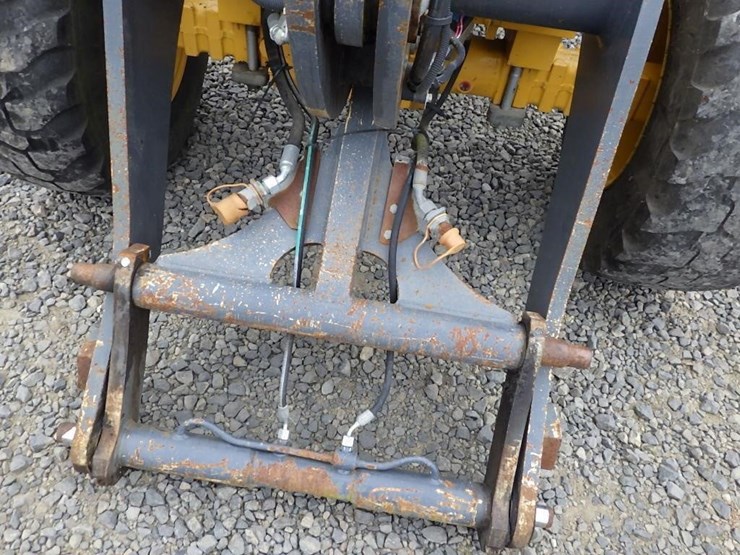 2014-deere-244j-image-9