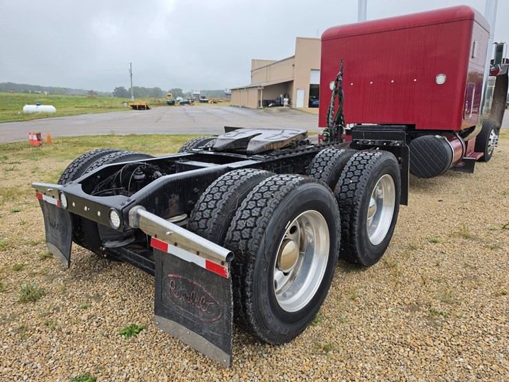 1996-peterbilt-379-image-85
