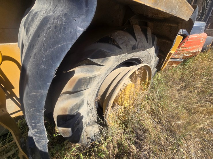 2015-caterpillar-914k-image-59