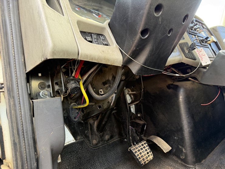 2013-international-durastar-4300-image-109