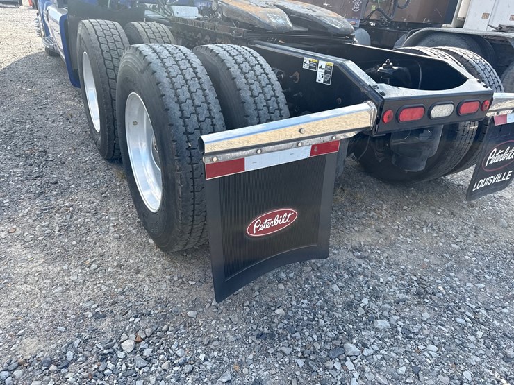 2019-peterbilt-579-image-5