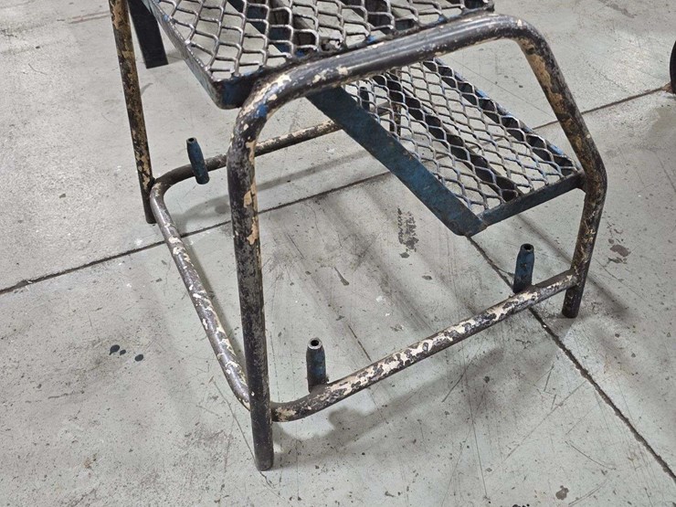 steel-2-step-stand-image-3