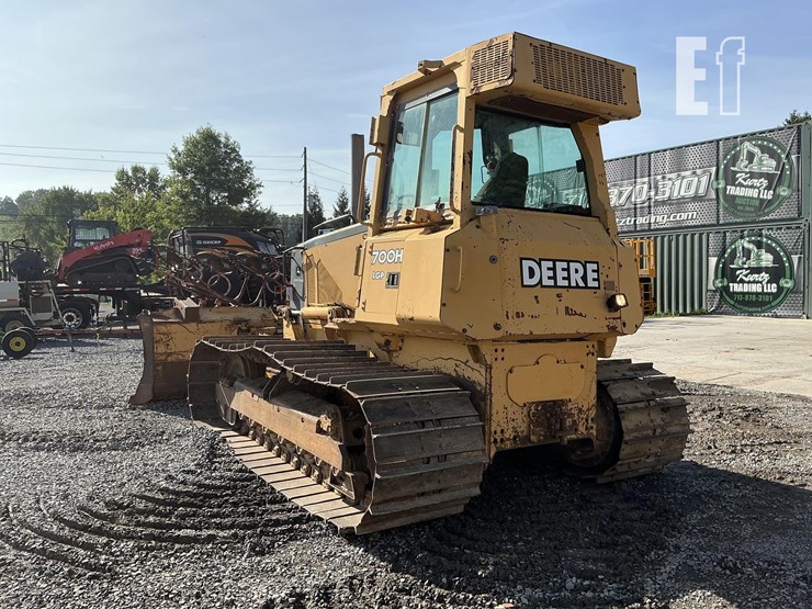 2005-deere-700h-lgp-image-2