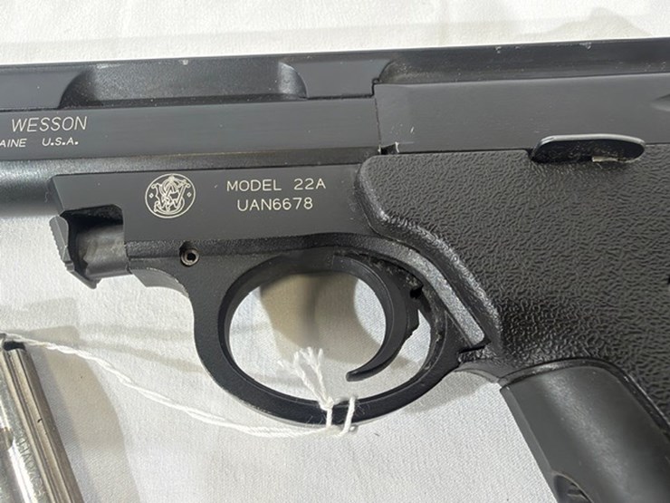 #16-•-smith-&-weson-22a-pistol-image-41