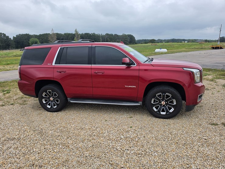 2015-gmc-yukon-image-16