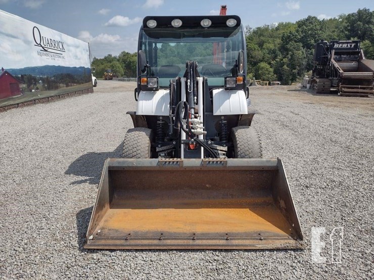 2021-bobcat-toolcat-5600-image-2