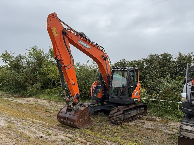 2017-doosan-dx140-lcr-image-1