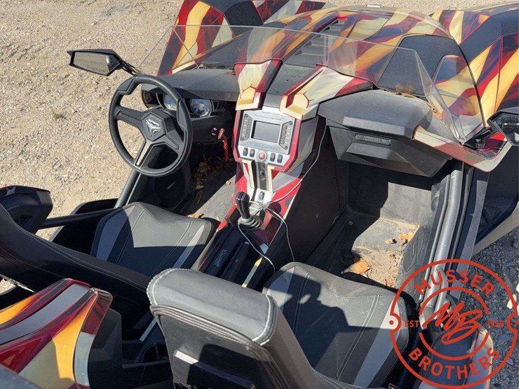 2017-ford-f550-image-21