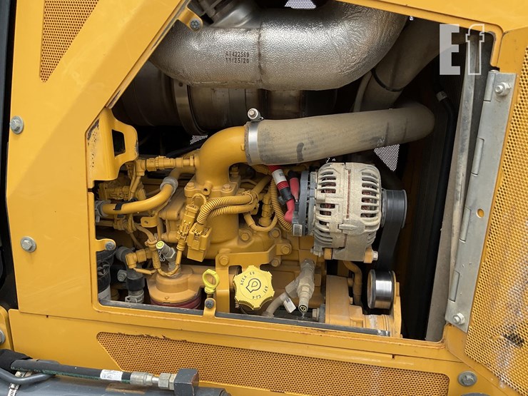2021-deere-650k-lgp-image-18