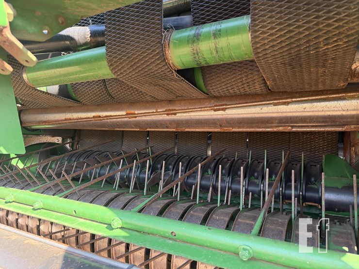 2019-john-deere-560m-image-14