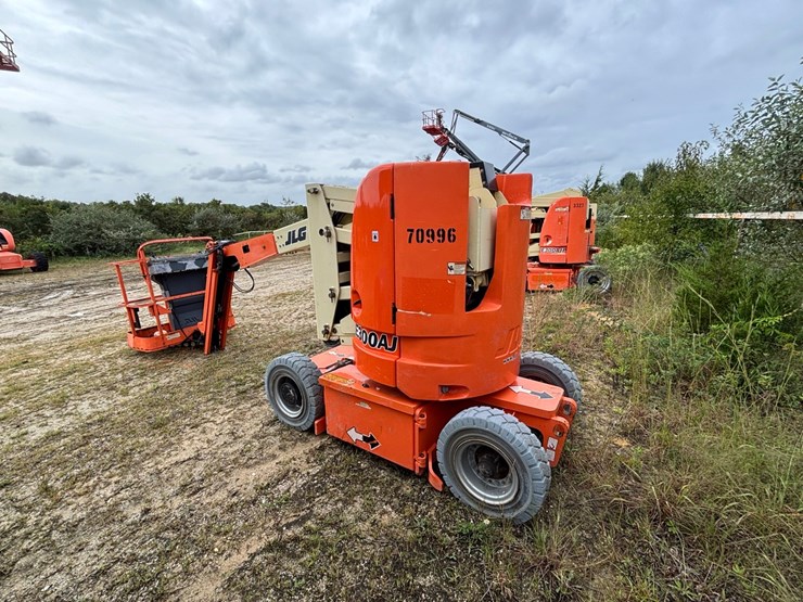 jlg-e300aj-image-4