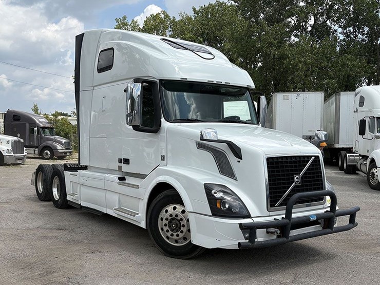 2017-volvo-vnl-670-image-2