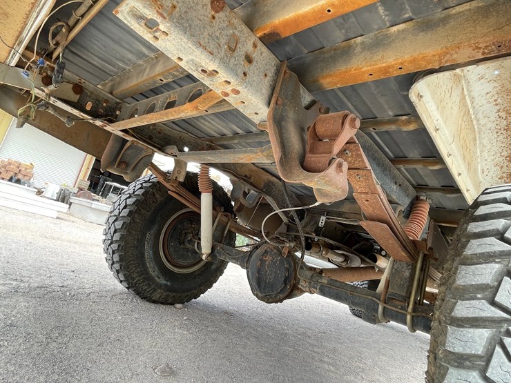 #1057-•-1986-chevrolet-ck10-(has-nm-title)-(on-site-in-las-cruces,-nm)-image-69