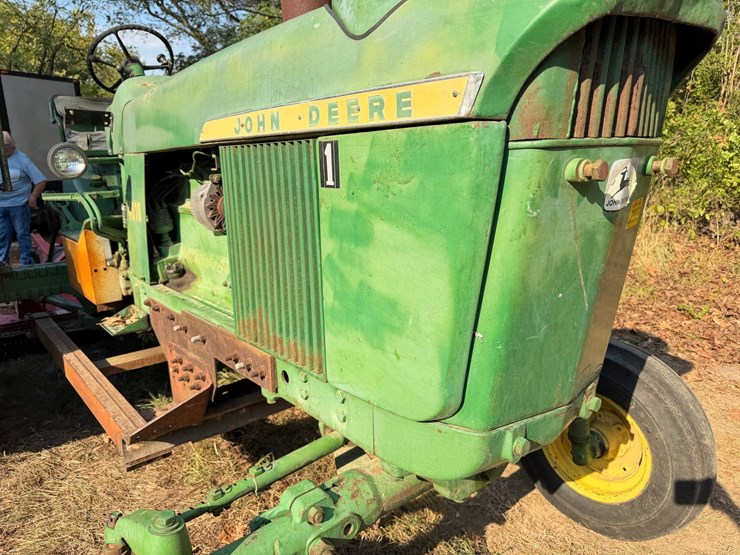 john-deere-4010-image-29